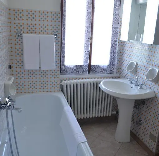 Hotell Diana Tronzano Lago Maggiore